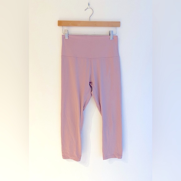 Lightly worn Lululemon Align leggings 25”. Size 4. Light Pink. - Picture 1 of 3